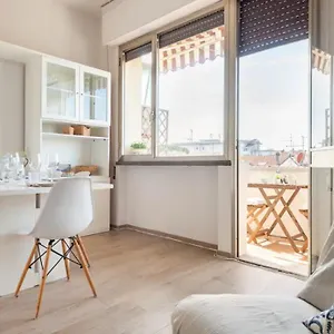 Appartamento Seaside Private Parking And Near The, Viareggio